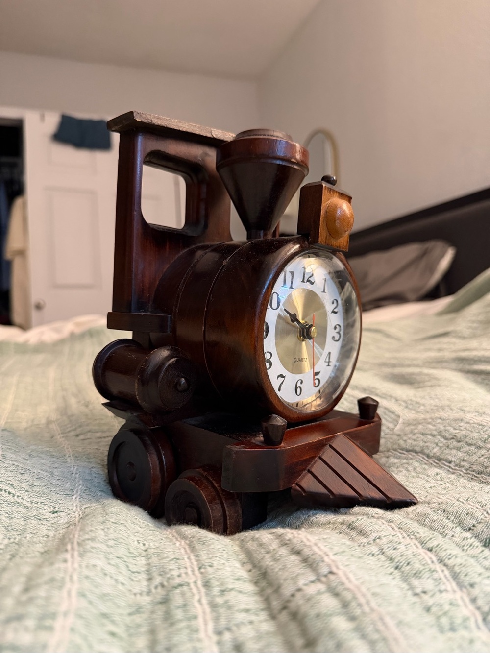 Vintage Wooden Railroad Steam Engine Quartz Train Clock Tochigi Tokei Co. Ltd